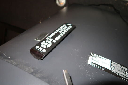 Fjernsyn LG 75UT640S0ZA med konferencekamera AVER VB342+