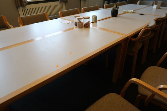 6 stk. mødeborde MAGNUS OLESEN med 14 stk. mødestole