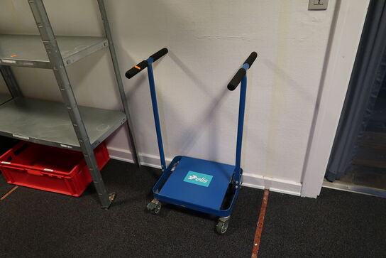 2 stk. stativer BERENDSEN samt div. Lagerreoler med indhold