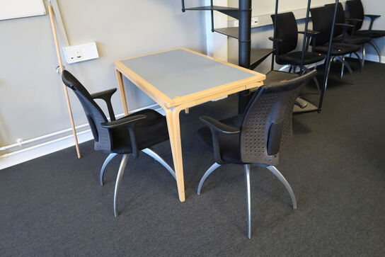 Bord MAGNUS OLESEN med 6 stk. mødestole HÅG H05 Visit