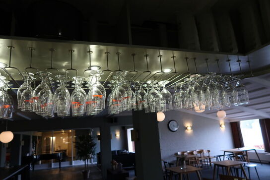 Div. Vinglas, shotsglas, salt/peberkværn, ølkander m.m.