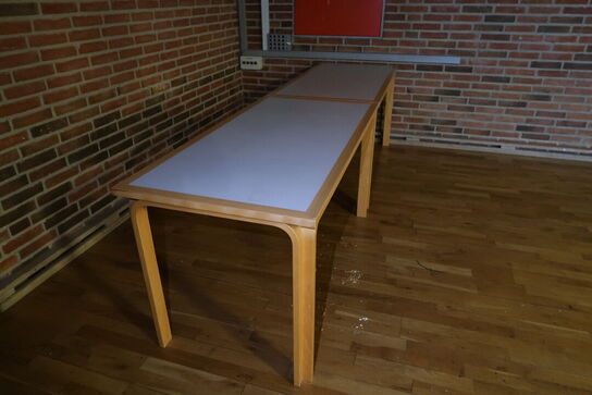 2 stk. borde MAGNUS OLESEN