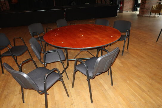 Foldebord med 8 stk. stabelstole