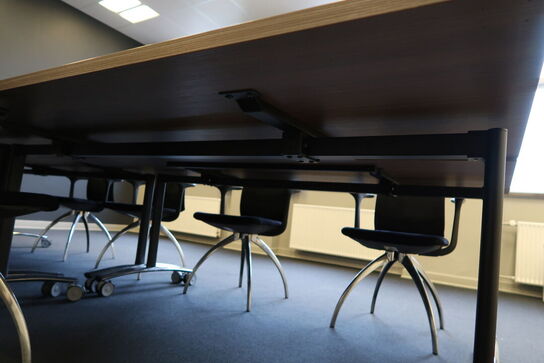 2 stk. foldeborde med 4 stk. mødestole HÅG H05 Visit