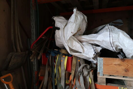 Palle med løftestroppe og spændestroppe m.m.