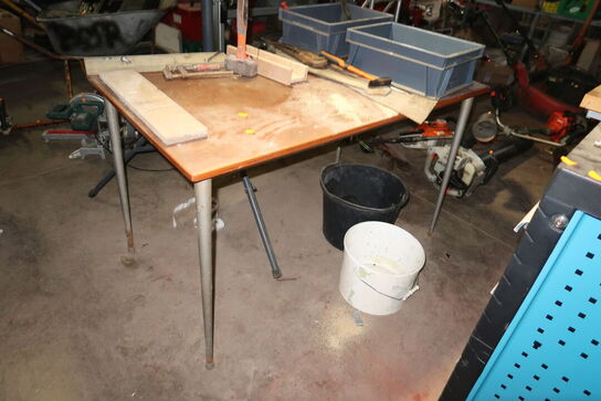 Bord med div. Værktøj