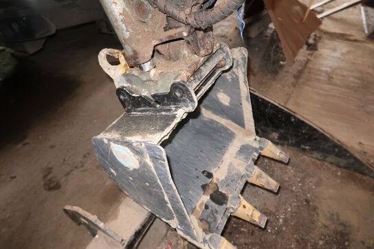 Minigraver KUBOTA KX019-4 med ekstra skovlsæt m.m.