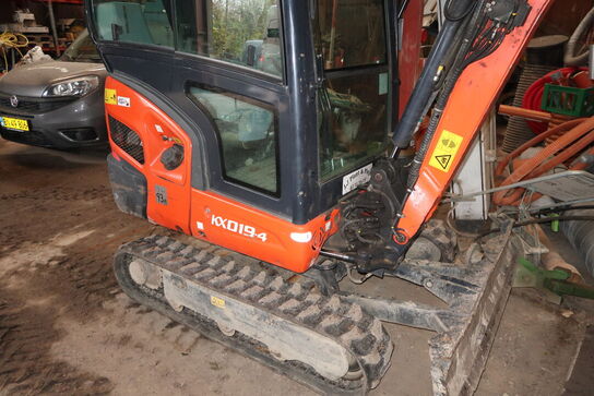 Minigraver KUBOTA KX019-4 med ekstra skovlsæt m.m.