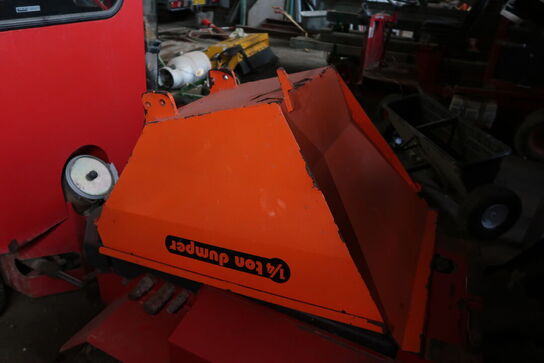 Redskabsbærer LOMBARDINI HTF BOXER 927 med sneplov, saltspreder