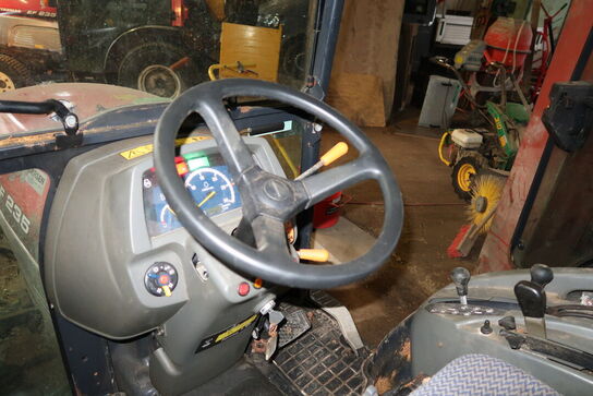 Kompakt traktor YANMAR EF 235 H