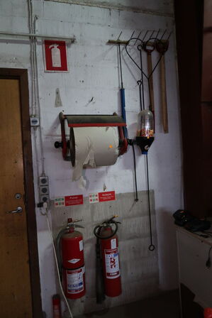 Papirafruller, haveredskaber, ørepropper m.m.