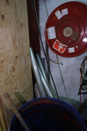 Skraldespand, spand, div. Værktøj m.m.