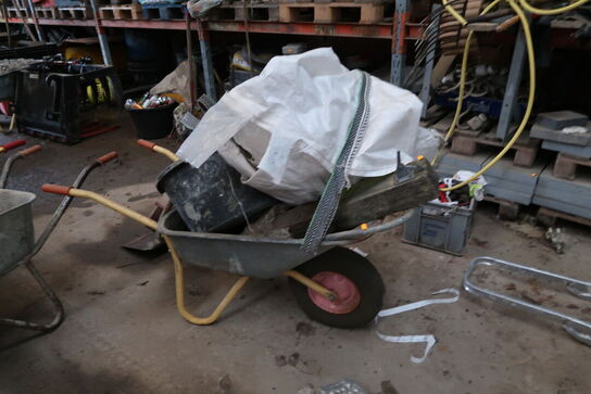 Trillebør med indhold