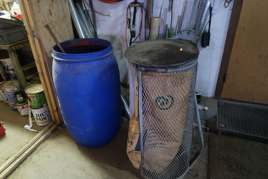 Skraldespand, spand, div. Værktøj m.m.