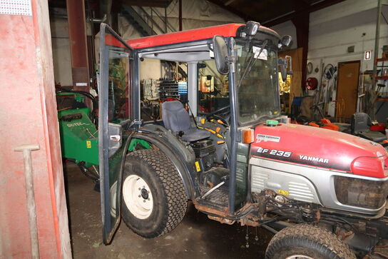 Kompakt traktor YANMAR EF 235 H