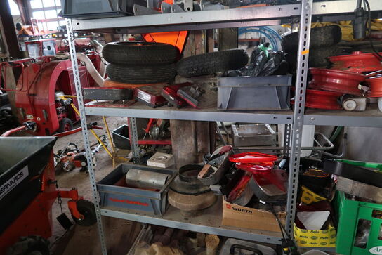 Lagerreoler med div. Værktøj og reservedele (generator medfølger ikke)