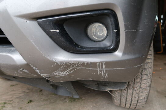 Varebil NISSAN Navara 2.3 Dci 190 Double Cab 4wd At