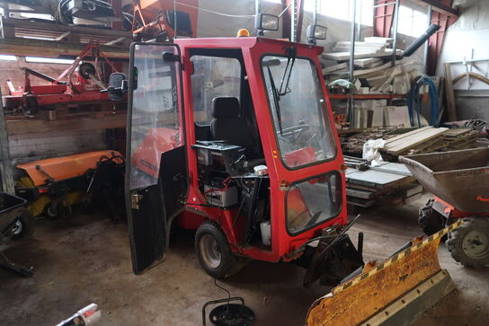 Redskabsbærer LOMBARDINI HTF BOXER 927 med sneplov, saltspreder