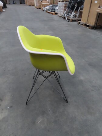 Stol VITRA EAMES