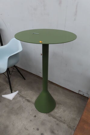 Palissade cone table HAY