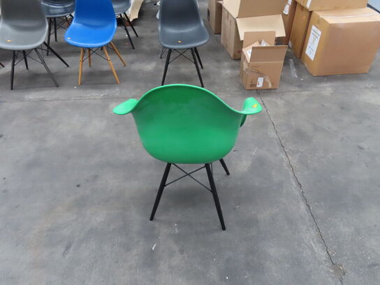 Stol VITRA EAMES