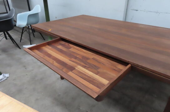 Skrivebord RUNA TABLE
