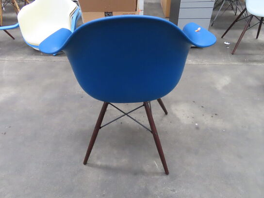Stol VITRA EAMES