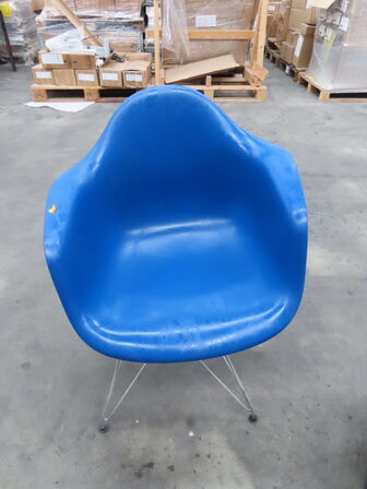 Stol VITRA EAMES