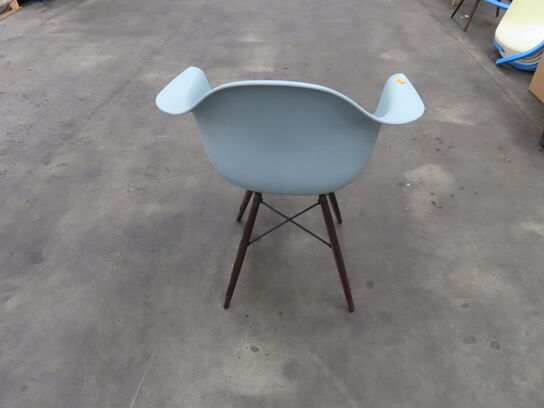 Stol VITRA EAMES