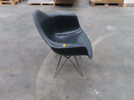 Stol VITRA EAMES