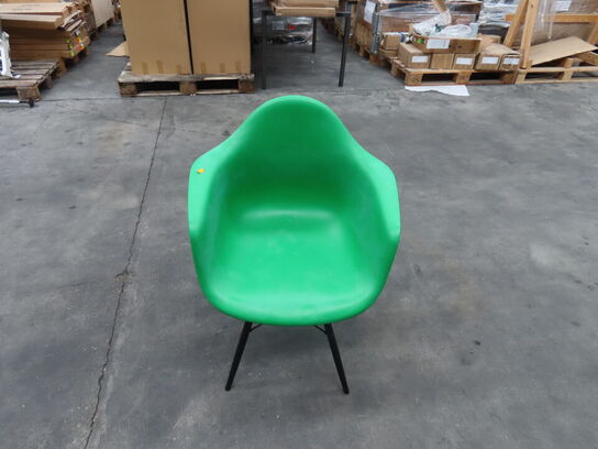 Stol VITRA EAMES