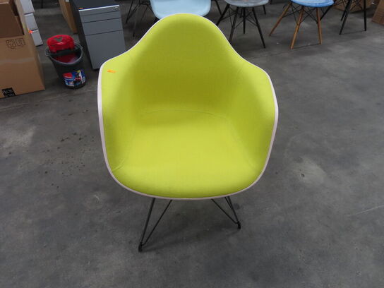 Stol VITRA EAMES
