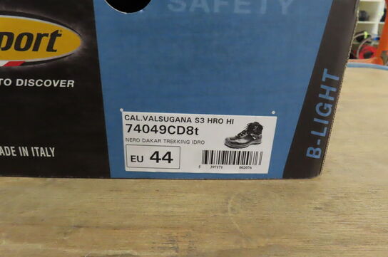 Arbejdssko GRISPORT 74049CD8T NERO DARKAR TREKKING PRO str. 44