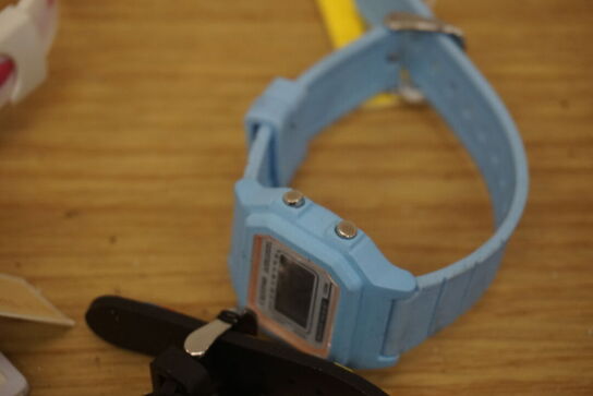 4 stk. ure DIVERSE MÆRKER