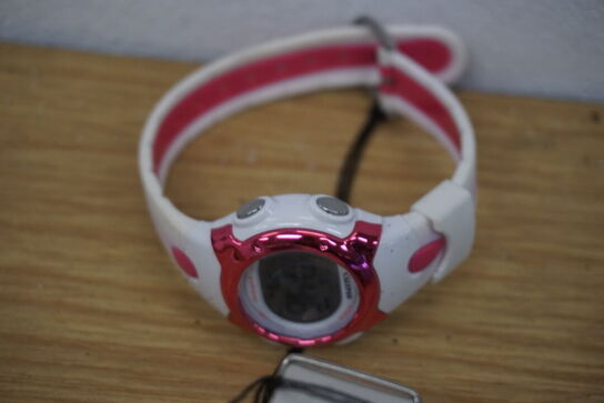 4 stk. ure DIVERSE MÆRKER