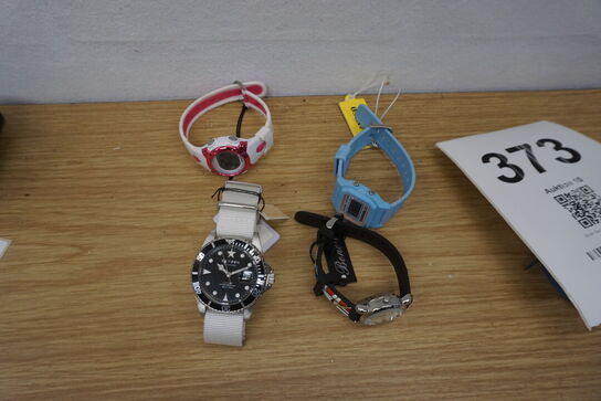 4 stk. ure DIVERSE MÆRKER