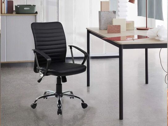 Kontorstol model "BOSS", sort.