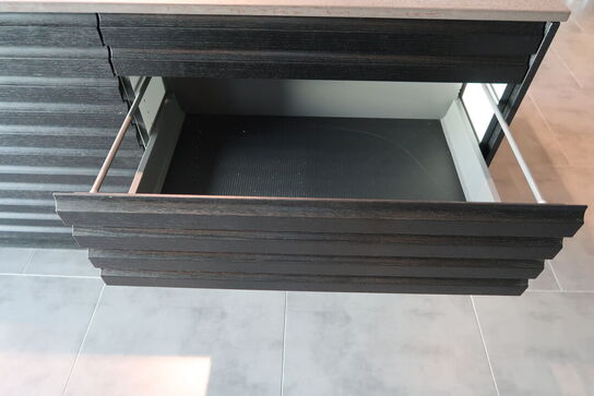 Køkken AUBO Black Oak / Oak Line, Sort med armatur uden hårdehvidevarer