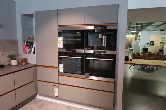 Køkken AUBO Venezia Napoli, Harmony Roast Sand uden armatur uden hårdehvidevarer, men med vakuumpakker BORA QVAC55