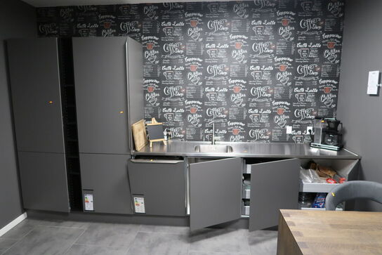 Køkken AUBO unik, Onyx (brugt) med armatur uden hårdehvidevarer