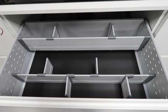 Køkken AUBO med armatur uden hårdehvidevarer