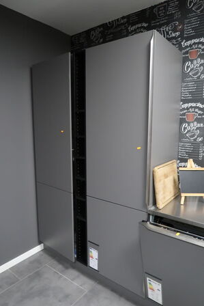 Køkken AUBO unik, Onyx (brugt) med armatur uden hårdehvidevarer