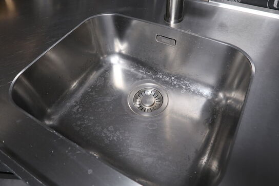 Køkken AUBO unik, Onyx (brugt) med armatur uden hårdehvidevarer