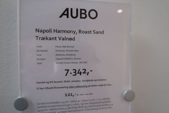 Badmøbel AUBO Napoli Harmony, Roast Sand Trækant Valnød med armatur