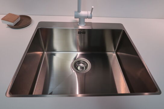 Køkken AUBO med armatur uden hårdehvidevarer