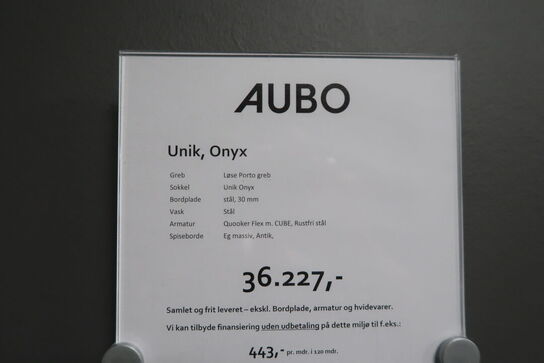 Køkken AUBO unik, Onyx (brugt) med armatur uden hårdehvidevarer