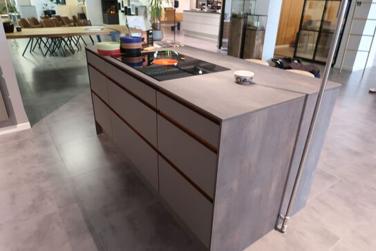 Køkken AUBO Venezia Napoli, Harmony Roast Sand uden armatur uden hårdehvidevarer, men med vakuumpakker BORA QVAC55