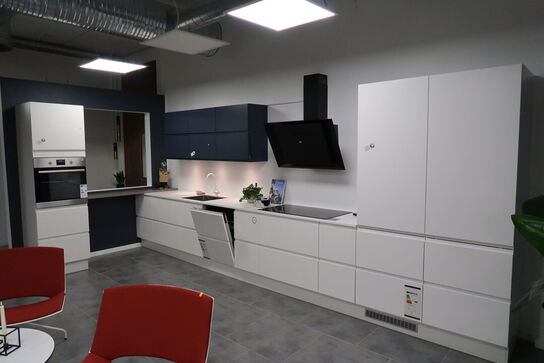 Køkken AUBO med armatur uden hårdehvidevarer