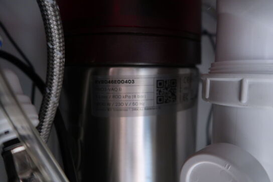 Armatur QUOOKER med tank QUOOKER CUBE CB, kulsyrepatron m.m.