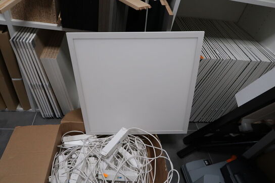 44 stk. LED-lyspaneler med INTER LIGHT IL-P595K4P med transformere i kasse